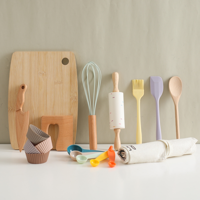 Montessori Kids Play Kitchen S - Woodworking Apron recensione e prezzo